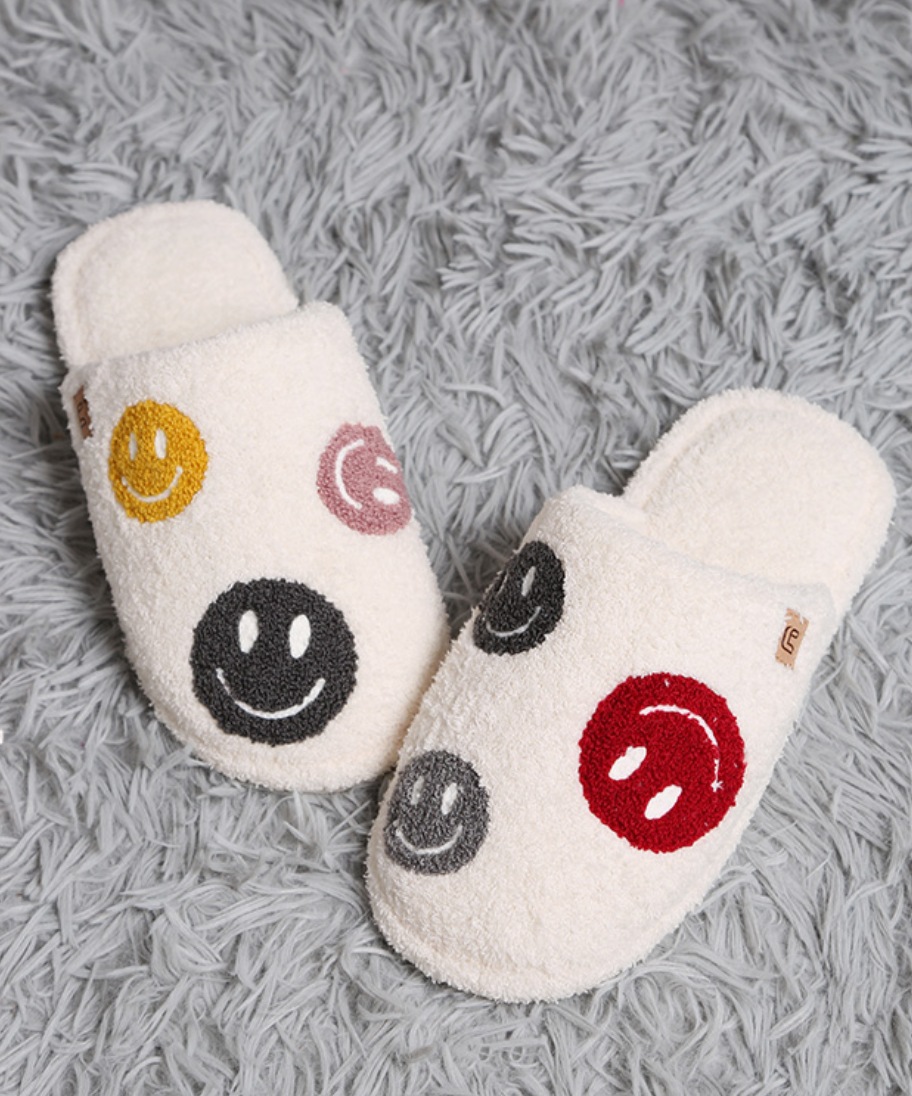 HAPPY FACE SLIPPERS