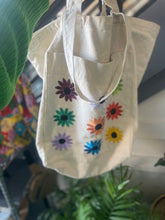 Load image into Gallery viewer, BAGGU GIANT POCKET CANVAS DAISY TOTE

